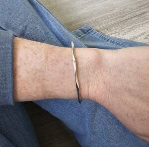 Simple Open Wave Bracelet Silvertone